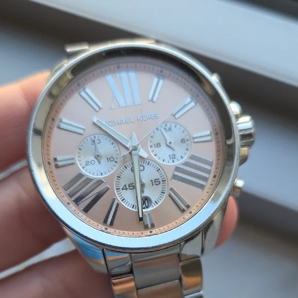 Michael Kors Pink Silver Watch - Picture 2 of 8
